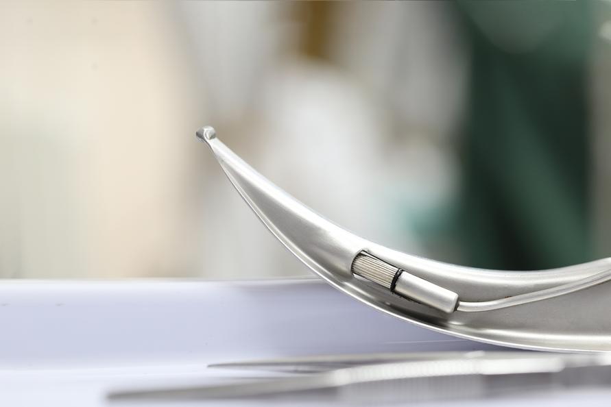 tip of laryngoscope blade used to intubate